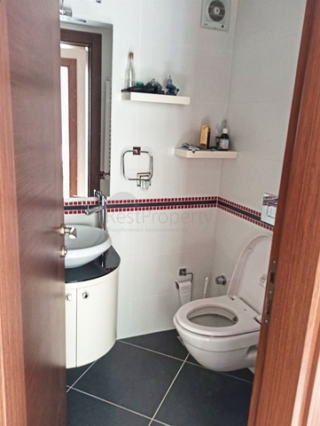 شقة واسعة 5 + 1 على مسافة قريبة من البحر في أنطاليا