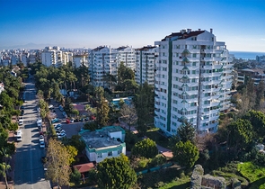 شقة واسعة 5 + 1 على مسافة قريبة من البحر في أنطاليا