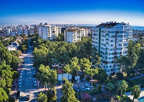 شقة واسعة 5 + 1 على مسافة قريبة من البحر في أنطاليا