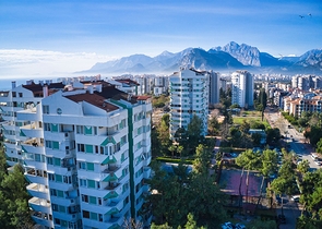 شقة واسعة 5 + 1 على مسافة قريبة من البحر في أنطاليا