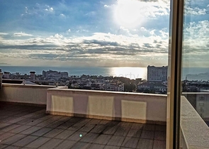 شقة واسعة 5 + 1 على مسافة قريبة من البحر في أنطاليا