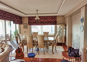 شقة واسعة 5 + 1 على مسافة قريبة من البحر في أنطاليا