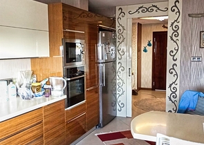 شقة واسعة 5 + 1 على مسافة قريبة من البحر في أنطاليا