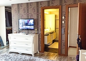 شقة واسعة 5 + 1 على مسافة قريبة من البحر في أنطاليا