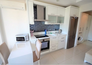 قريب من البحر والخدمات -استديو مفروش - ضمن مجمع سكني - في مهموتلار / الانيا 