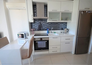 قريب من البحر والخدمات -استديو مفروش - ضمن مجمع سكني - في مهموتلار / الانيا 