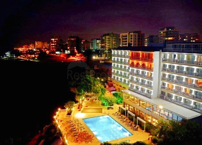 شقة 3 + 1 تطل على البحر الأبيض المتوسط ​​في لارا أنطاليا