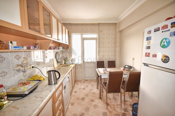 شقة 3 + 1 تطل على البحر الأبيض المتوسط ​​في لارا أنطاليا