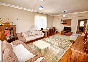 شقة 3 + 1 تطل على البحر الأبيض المتوسط ​​في لارا أنطاليا