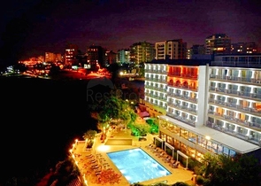 شقة 3 + 1 تطل على البحر الأبيض المتوسط ​​في لارا أنطاليا