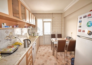 شقة 3 + 1 تطل على البحر الأبيض المتوسط ​​في لارا أنطاليا