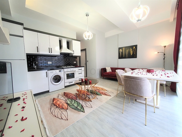 شقة غرفة وصالة -مؤثثة - ضمن مجمع سكني جديد - في مهموتلار / الانيا 