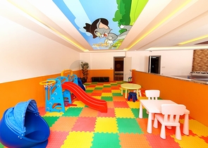 شقة غرفة وصالة -مؤثثة - ضمن مجمع سكني جديد - في مهموتلار / الانيا 