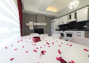 شقة غرفة وصالة -مؤثثة - ضمن مجمع سكني جديد - في مهموتلار / الانيا 