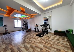 شقة غرفة وصالة -مؤثثة - ضمن مجمع سكني جديد - في مهموتلار / الانيا 