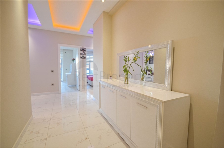 شقة 3 غرف وصالة - مطبخ منفصل - مؤثثة - في مهموتلار / الانيا 