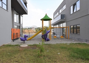 شقة 3 غرف وصالة - مطبخ منفصل - مؤثثة - في مهموتلار / الانيا 