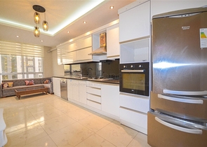 شقة 3 غرف وصالة - مطبخ منفصل - مؤثثة - في مهموتلار / الانيا 