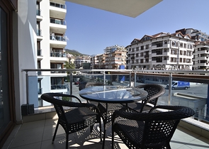 ضمن مجمع 5 نجوم - شقة غرفتين وصالة - مفروشة - في منطقة جيكجلي المركزية / الانيا 