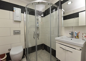 مجمع 5 نجوم - شقة غرفة وصالة - في كاستل / الانيا 