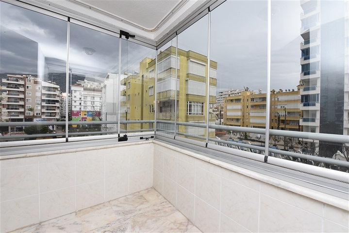 قريبة من البحر - شقة غرفتين وصالة - ضمن مجمع سكني - في مهموتلار / الانيا 