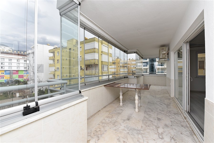 قريبة من البحر - شقة غرفتين وصالة - ضمن مجمع سكني - في مهموتلار / الانيا 