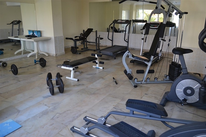 قريبة من البحر - شقة غرفتين وصالة - ضمن مجمع سكني - في مهموتلار / الانيا 