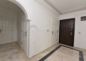 قريبة من البحر - شقة غرفتين وصالة - ضمن مجمع سكني - في مهموتلار / الانيا 