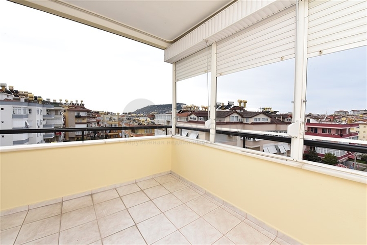 منزل عائلي - دوبلكس 5 غرف وصالة - في مركز الانيا 