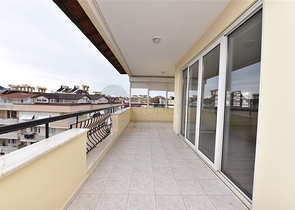 منزل عائلي - دوبلكس 5 غرف وصالة - في مركز الانيا 