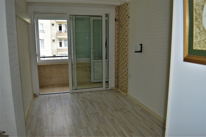 على البحر مباشرة - شقة غرفتين وصالة - في مهموتلار /الانيا 