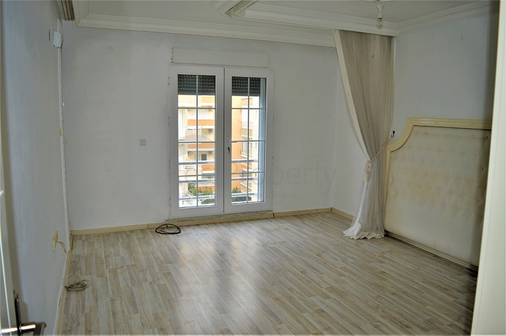 على البحر مباشرة - شقة غرفتين وصالة - في مهموتلار /الانيا 