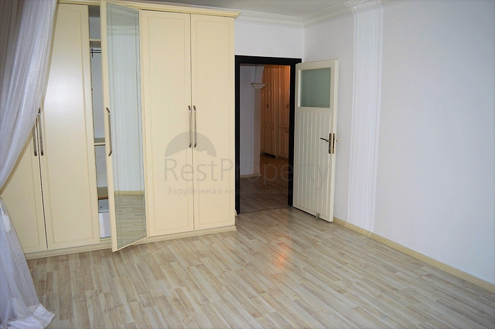 على البحر مباشرة - شقة غرفتين وصالة - في مهموتلار /الانيا 