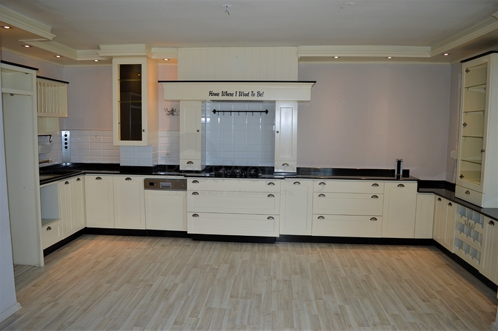 على البحر مباشرة - شقة غرفتين وصالة - في مهموتلار /الانيا 