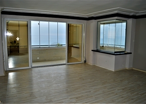 على البحر مباشرة - شقة غرفتين وصالة - في مهموتلار /الانيا 