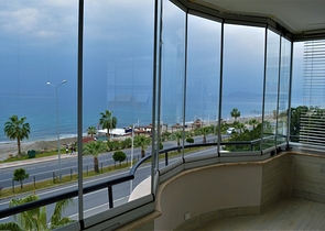 على البحر مباشرة - شقة غرفتين وصالة - في مهموتلار /الانيا 