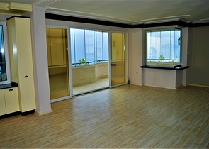 على البحر مباشرة - شقة غرفتين وصالة - في مهموتلار /الانيا 