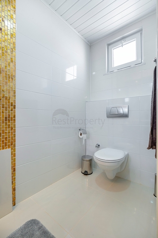 اطلالة مباشرة على البحر - منزل فاخر - دوبلكس تصميم 4 غرف وصالة - في كاستل / الانيا 