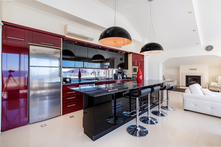 اطلالة مباشرة على البحر - منزل فاخر - دوبلكس تصميم 4 غرف وصالة - في كاستل / الانيا 