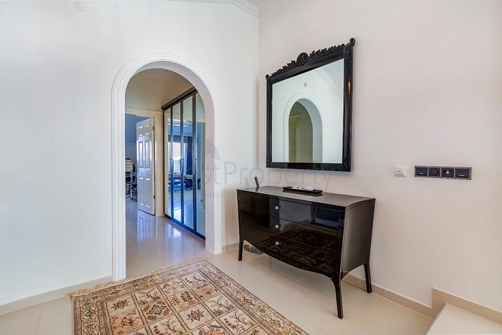 اطلالة مباشرة على البحر - منزل فاخر - دوبلكس تصميم 4 غرف وصالة - في كاستل / الانيا 