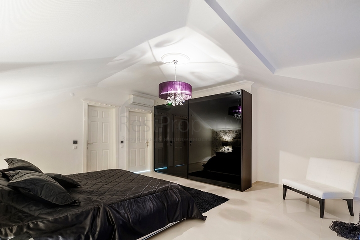 اطلالة مباشرة على البحر - منزل فاخر - دوبلكس تصميم 4 غرف وصالة - في كاستل / الانيا 