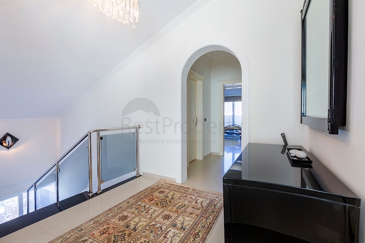 اطلالة مباشرة على البحر - منزل فاخر - دوبلكس تصميم 4 غرف وصالة - في كاستل / الانيا 