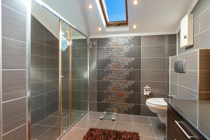 اطلالة مباشرة على البحر - منزل فاخر - دوبلكس تصميم 4 غرف وصالة - في كاستل / الانيا 