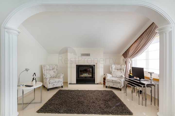 اطلالة مباشرة على البحر - منزل فاخر - دوبلكس تصميم 4 غرف وصالة - في كاستل / الانيا 