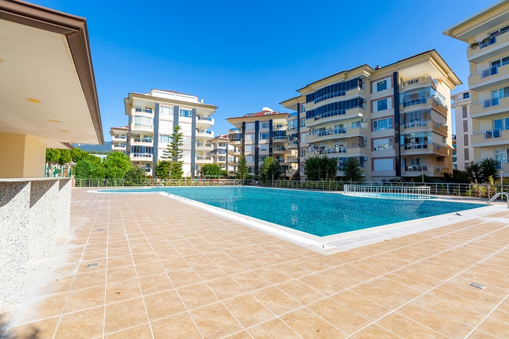 اطلالة مباشرة على البحر - منزل فاخر - دوبلكس تصميم 4 غرف وصالة - في كاستل / الانيا 