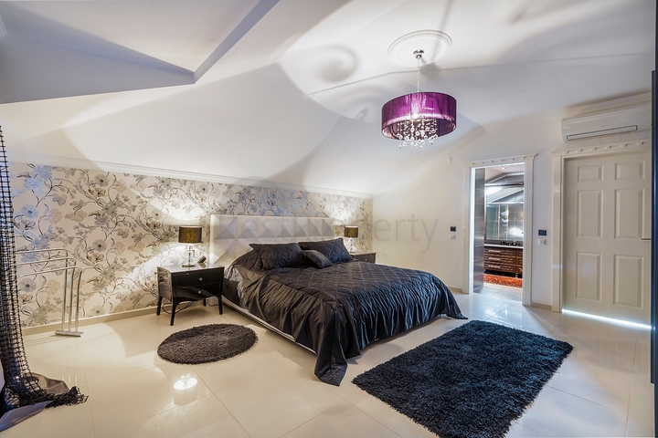 اطلالة مباشرة على البحر - منزل فاخر - دوبلكس تصميم 4 غرف وصالة - في كاستل / الانيا 