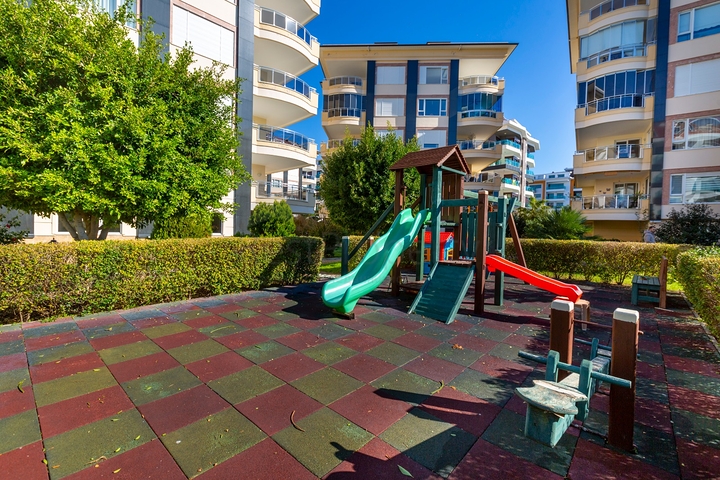 اطلالة مباشرة على البحر - منزل فاخر - دوبلكس تصميم 4 غرف وصالة - في كاستل / الانيا 