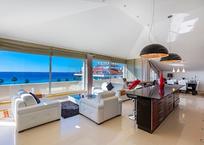 اطلالة مباشرة على البحر - منزل فاخر - دوبلكس تصميم 4 غرف وصالة - في كاستل / الانيا 