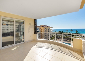 اطلالة مباشرة على البحر - منزل فاخر - دوبلكس تصميم 4 غرف وصالة - في كاستل / الانيا 