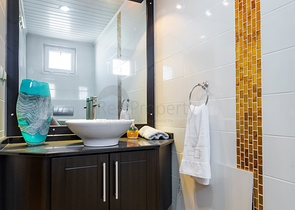 اطلالة مباشرة على البحر - منزل فاخر - دوبلكس تصميم 4 غرف وصالة - في كاستل / الانيا 